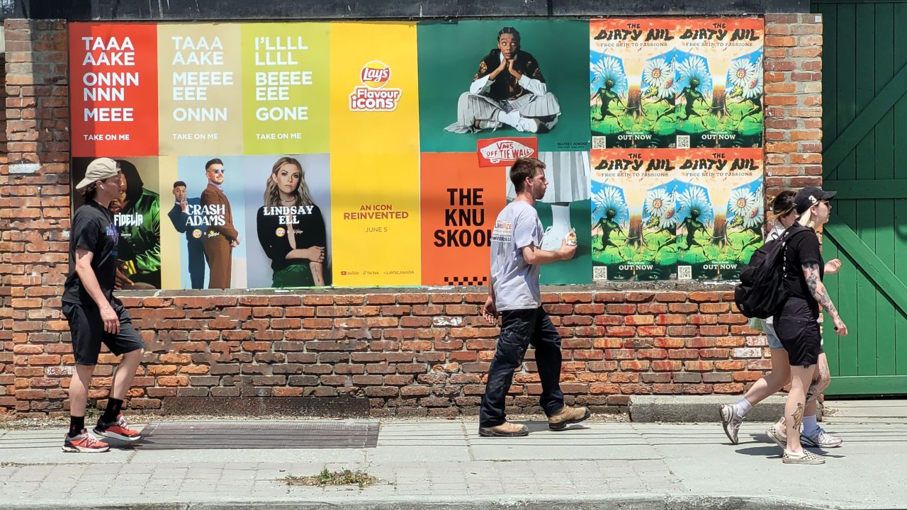 Street Advertising Campaign Planning: How to Choose the Right Format, Location and Timing